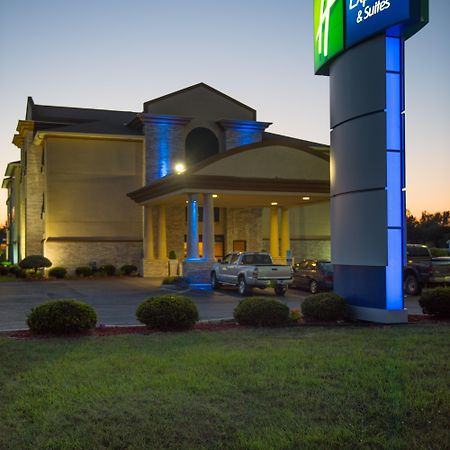 Holiday Inn Express Hotel & Suites Wauseon By Ihg Exterior photo