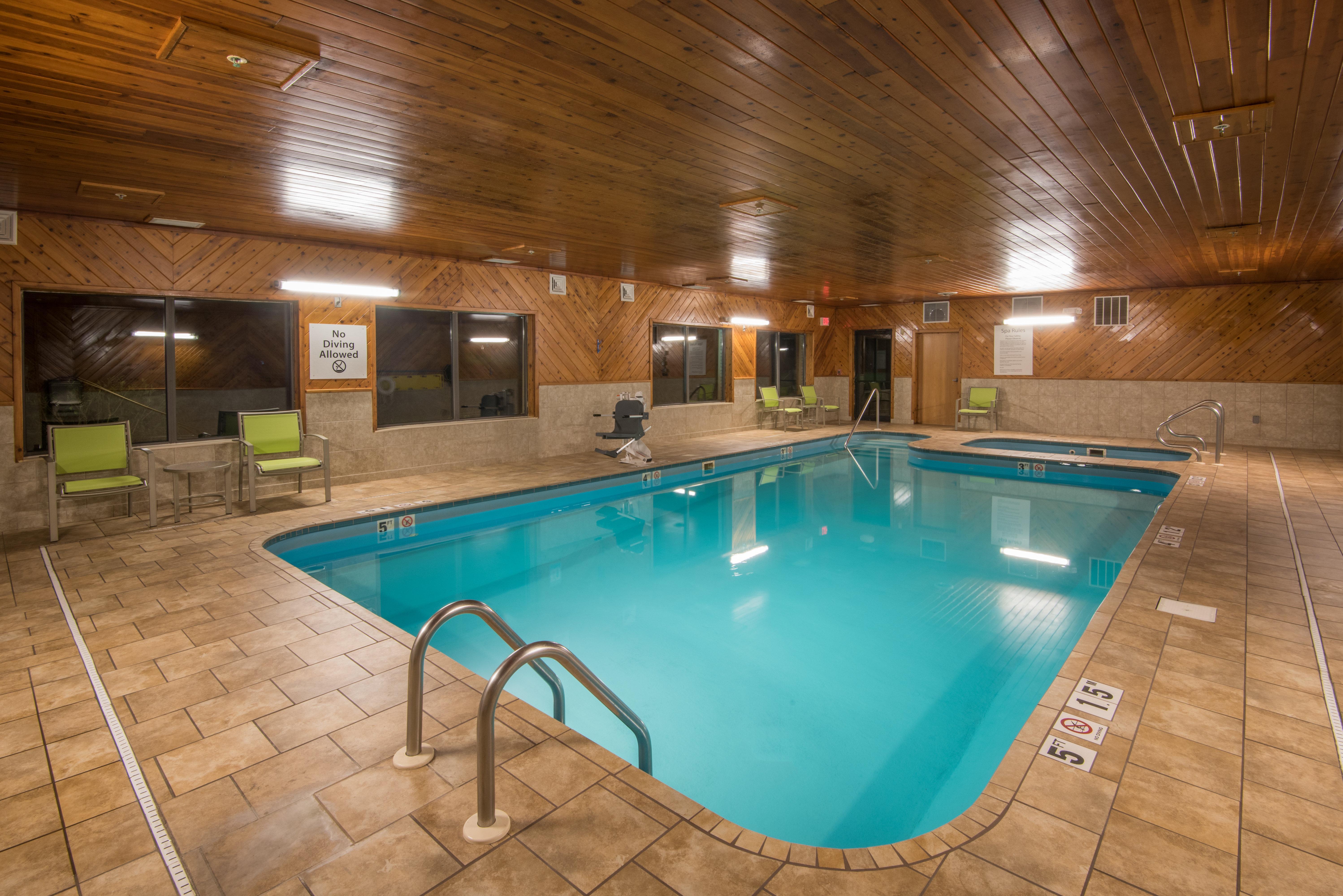 Holiday Inn Express Hotel & Suites Wauseon By Ihg Exterior photo