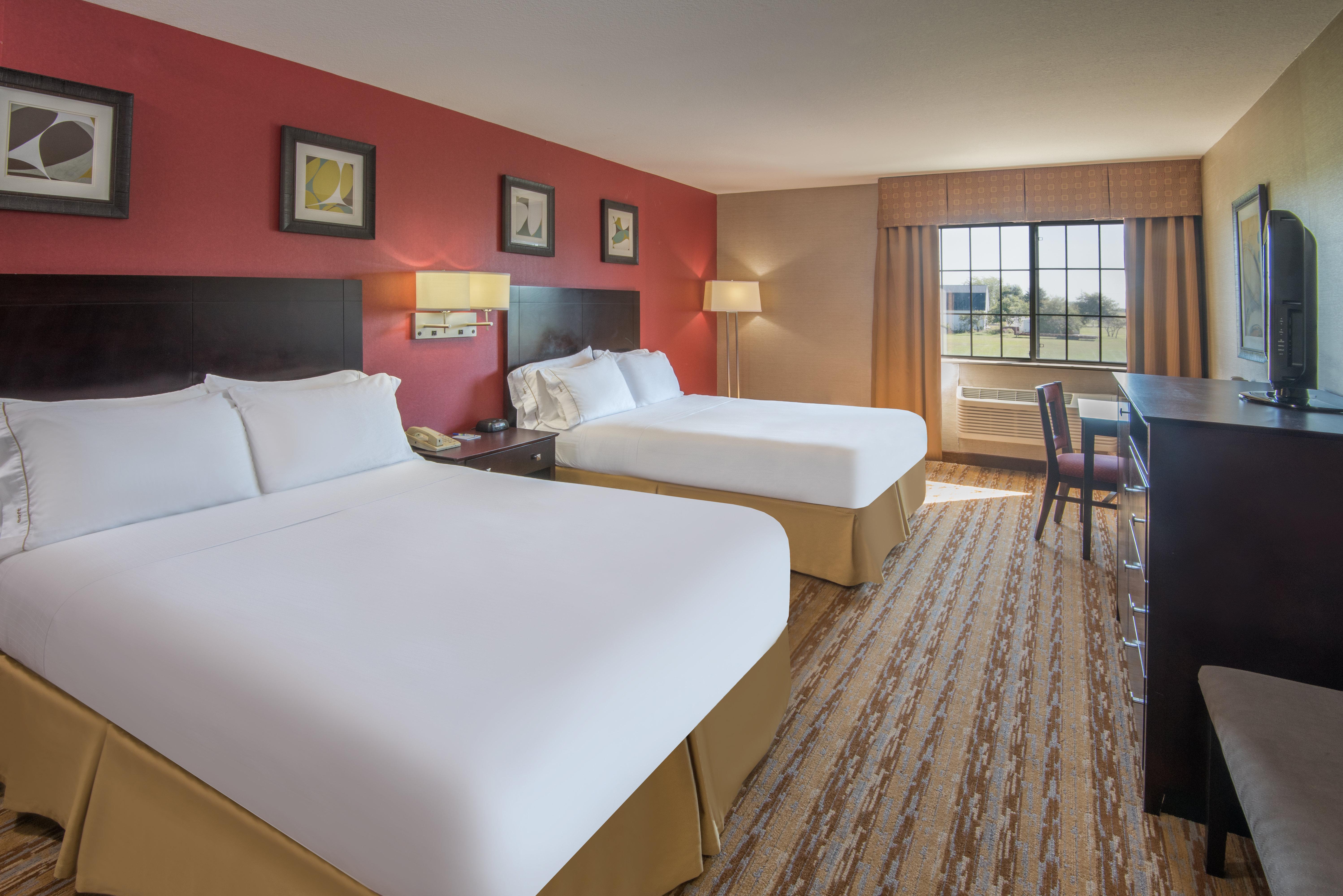 Holiday Inn Express Hotel & Suites Wauseon By Ihg Exterior photo
