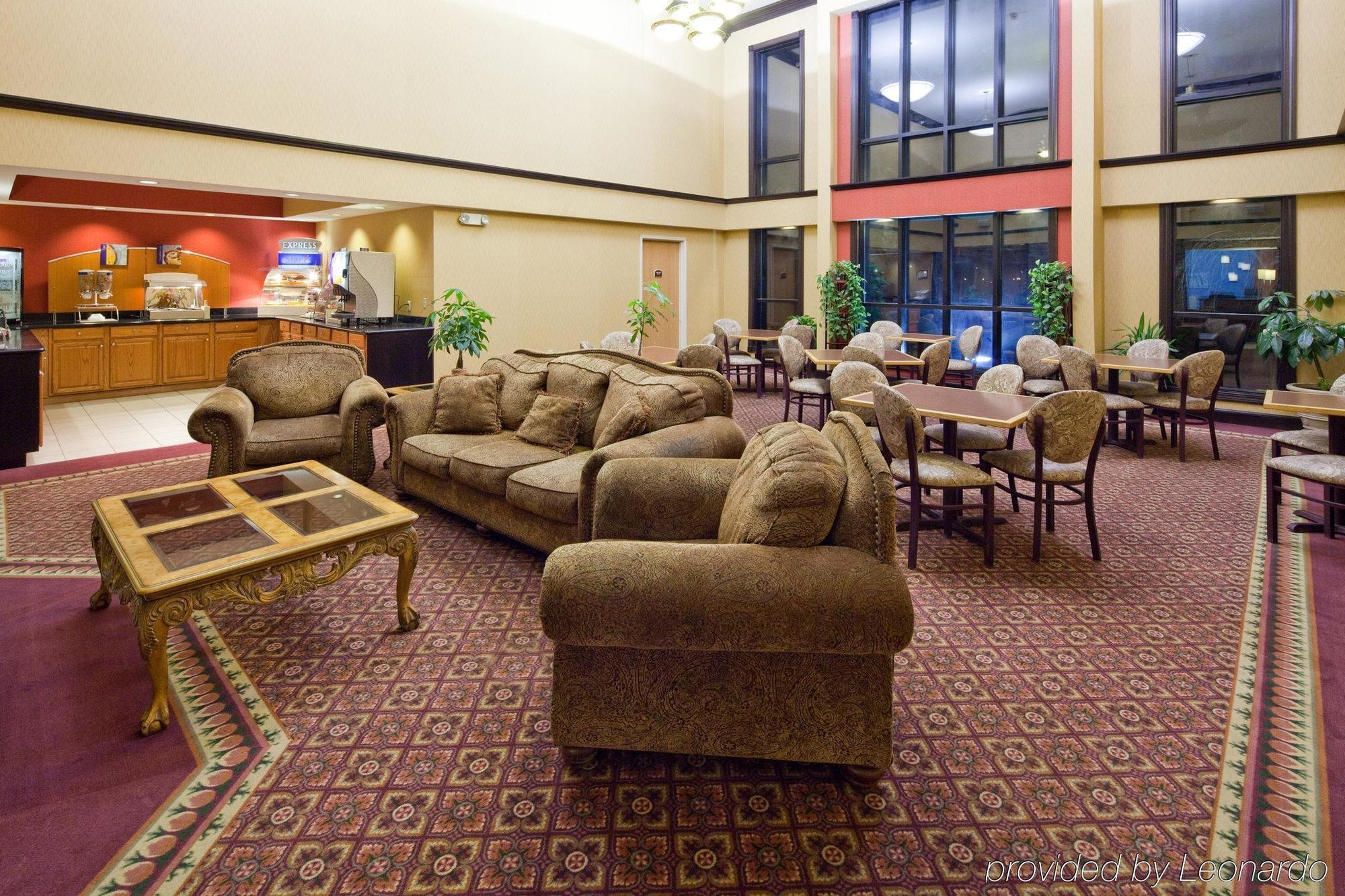 Holiday Inn Express Hotel & Suites Wauseon By Ihg Exterior photo